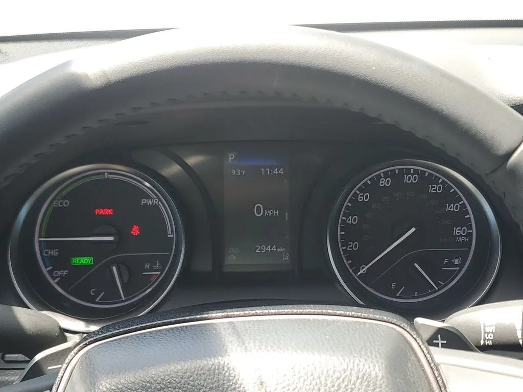 2024 Toyota Camry Hybrid SE photo 25