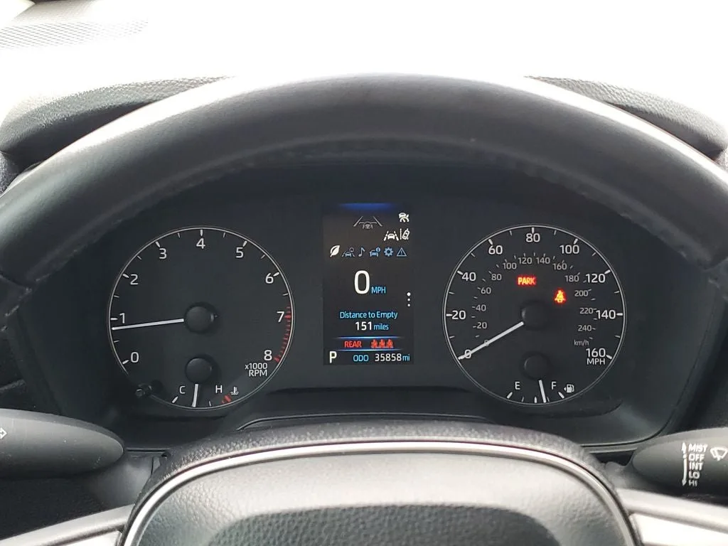 2024 Toyota Corolla Cross LE photo 25