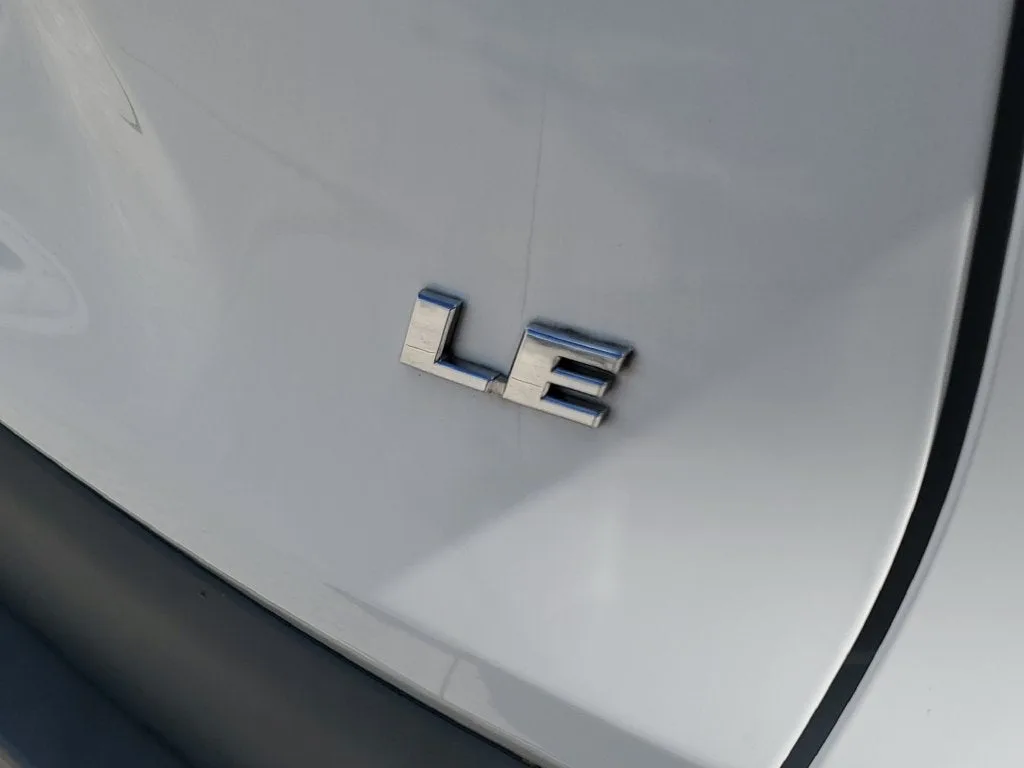 2024 Toyota RAV4 LE photo 7