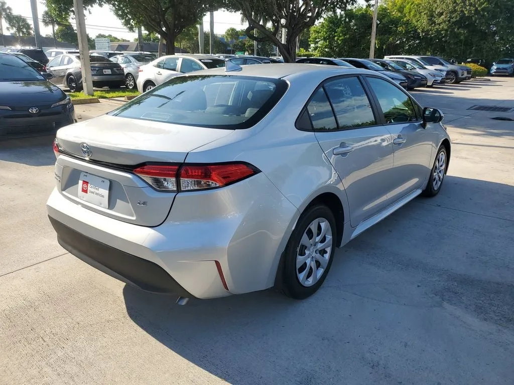 2024 Toyota Corolla LE photo 4
