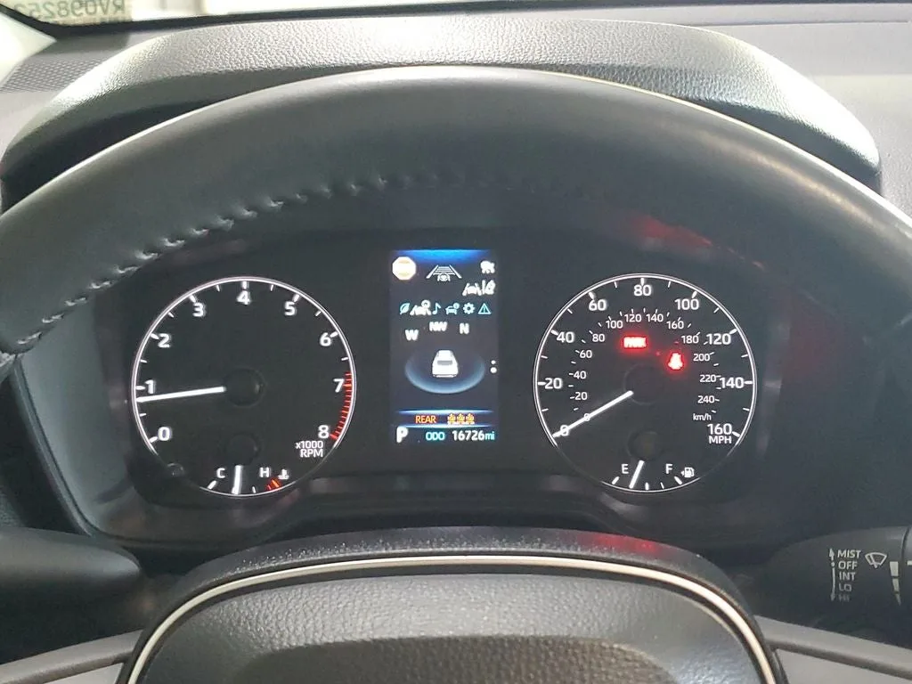 2024 Toyota Corolla Cross LE photo 25