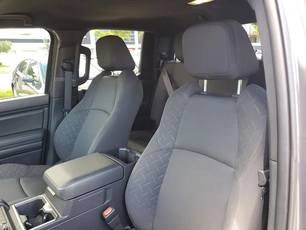 2025 Toyota Tacoma SR5 photo 19