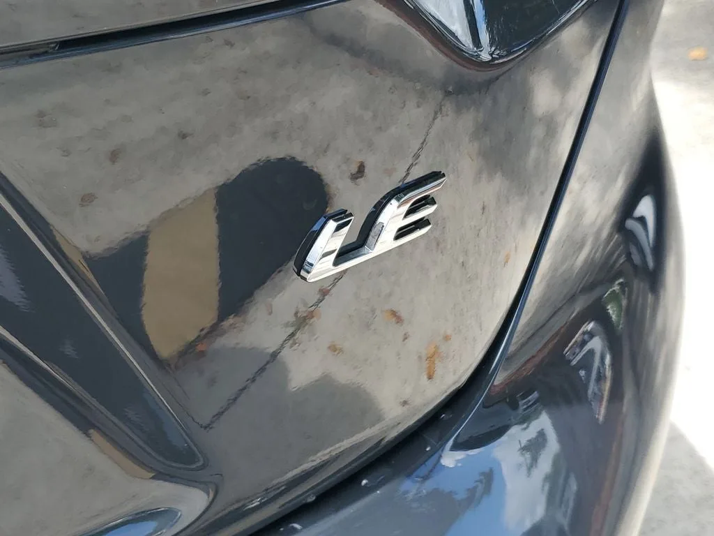 2025 Toyota Corolla LE photo 9