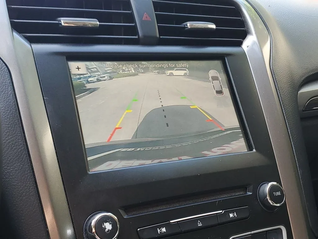 2017 Ford Fusion SE photo 29