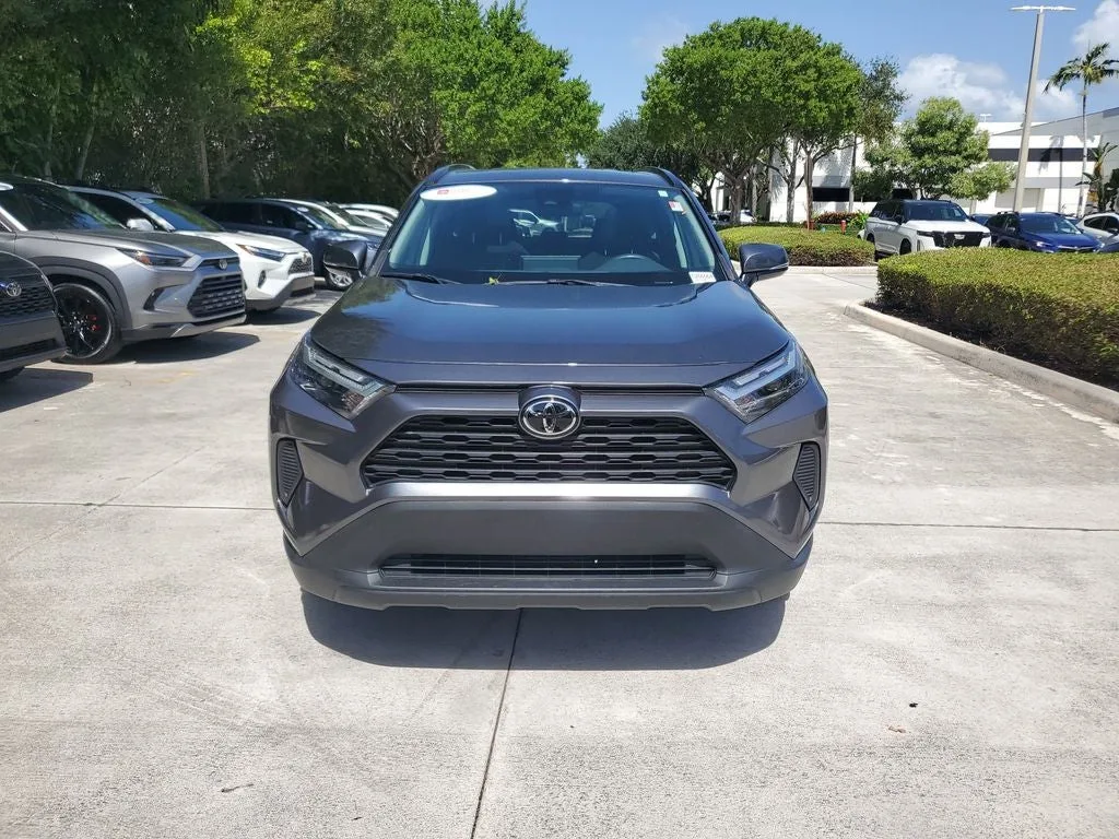 2024 Toyota RAV4 XLE photo 2
