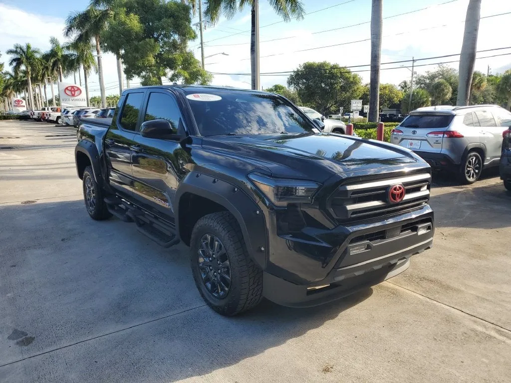 2024 Toyota Tacoma SR5 photo 3