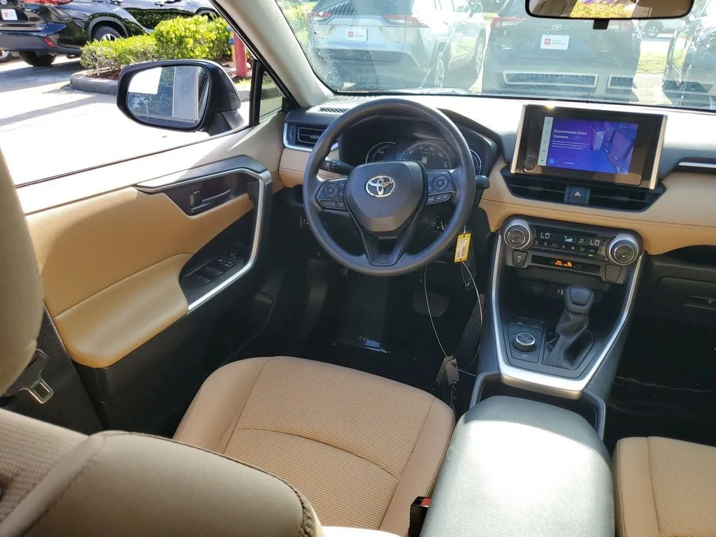 2025 Toyota RAV4 Hybrid LE photo 13