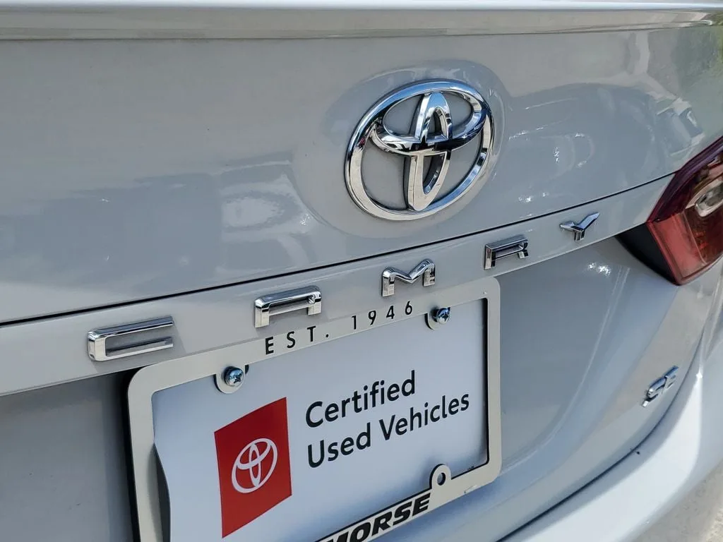2023 Toyota Camry SE photo 8
