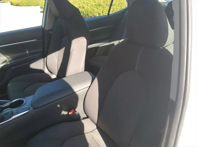 2023 Toyota Camry LE photo 20