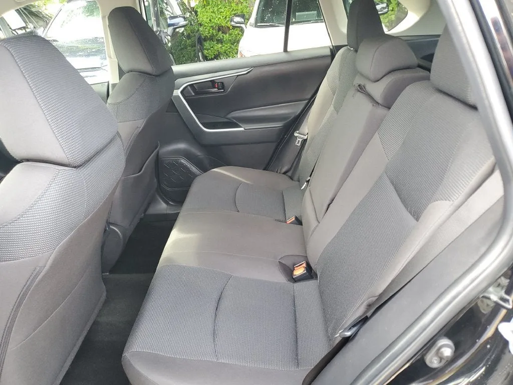 2025 Toyota RAV4 Hybrid LE photo 12