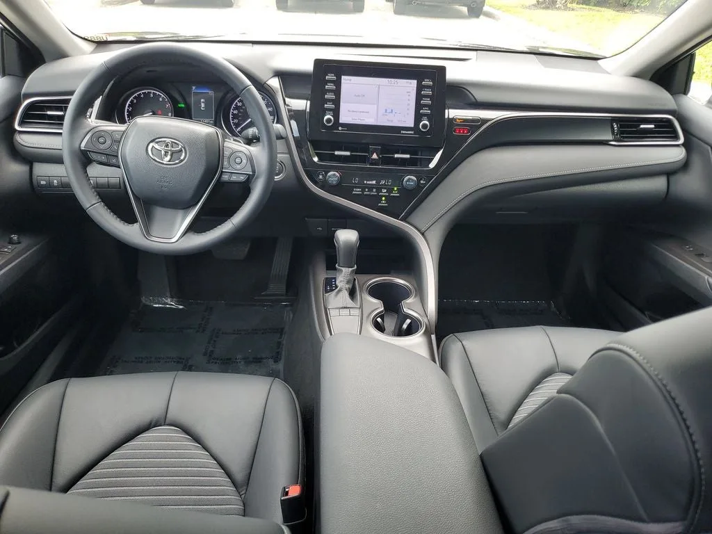 2024 Toyota Camry SE photo 14