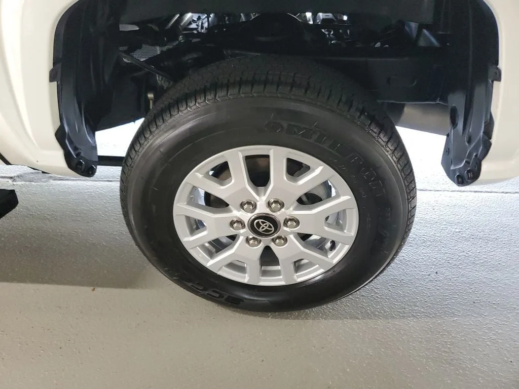 2025 Toyota Tacoma SR5 photo 7