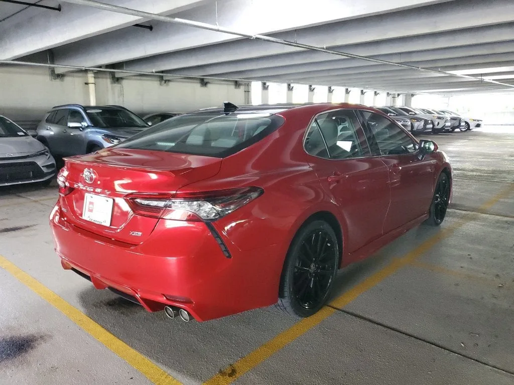 2021 Toyota Camry XSE photo 4