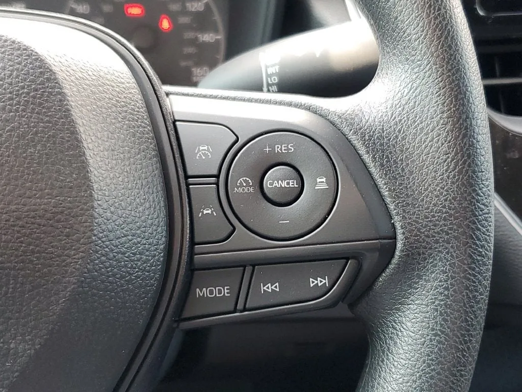 2024 Toyota Corolla LE photo 24