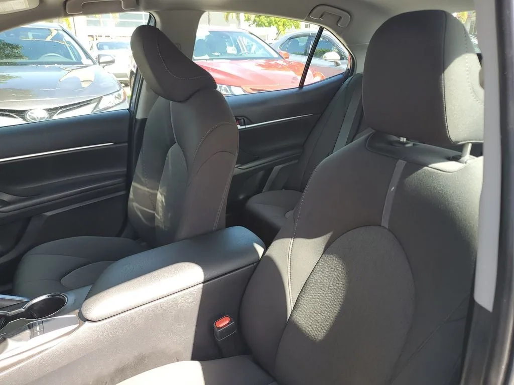 2023 Toyota Camry LE photo 18