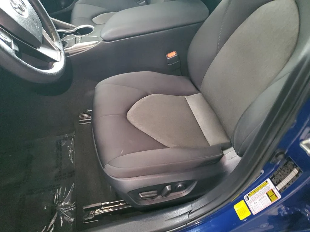2023 Toyota Camry LE photo 19