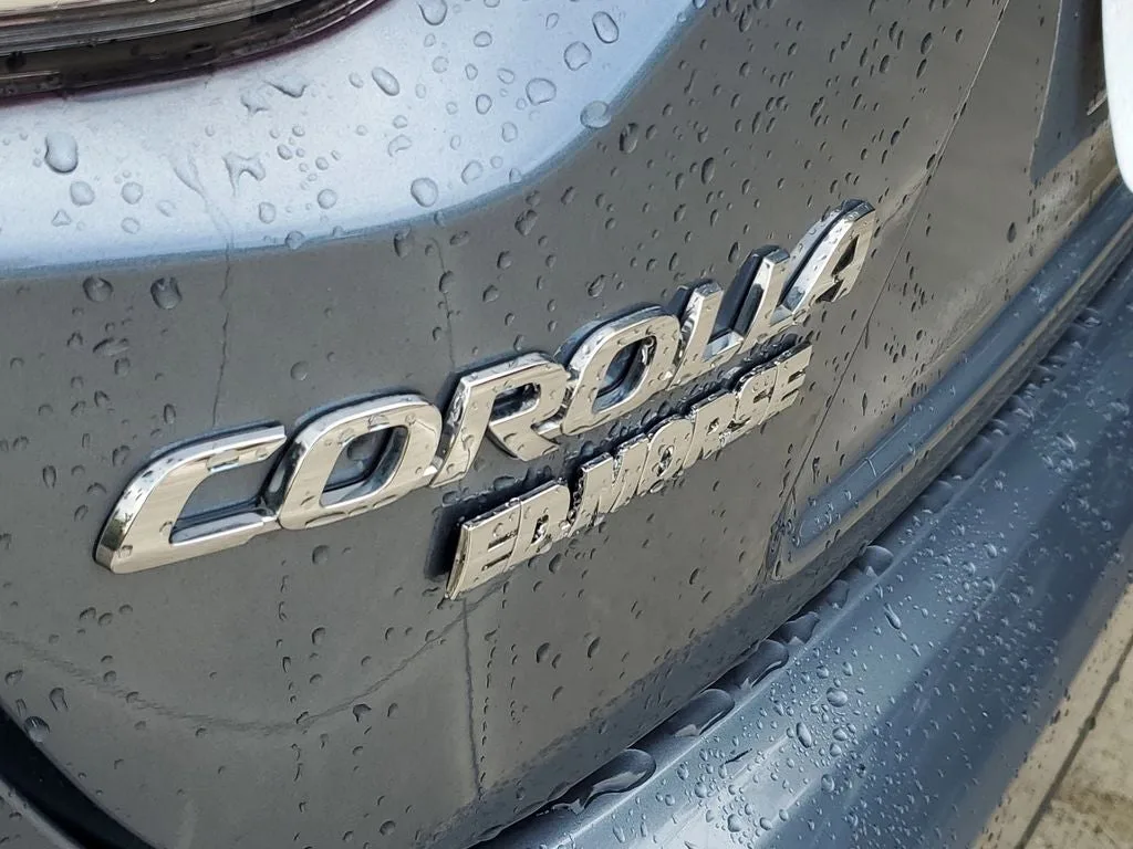 2024 Toyota Corolla LE photo 8