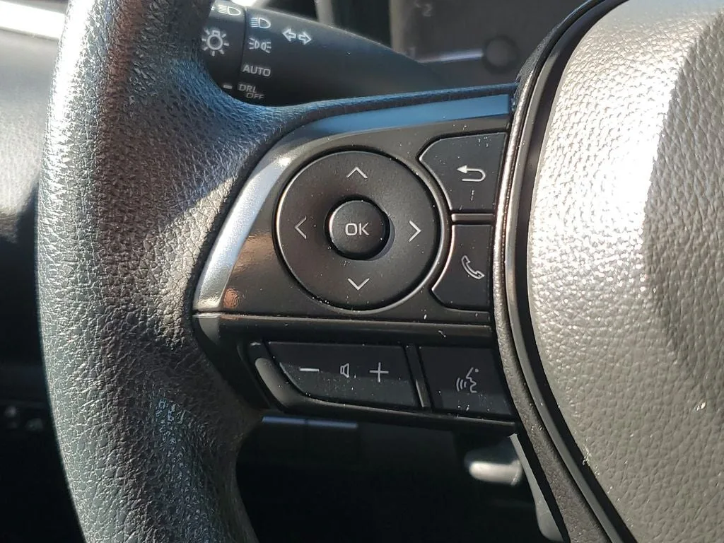 2024 Toyota Corolla LE photo 23