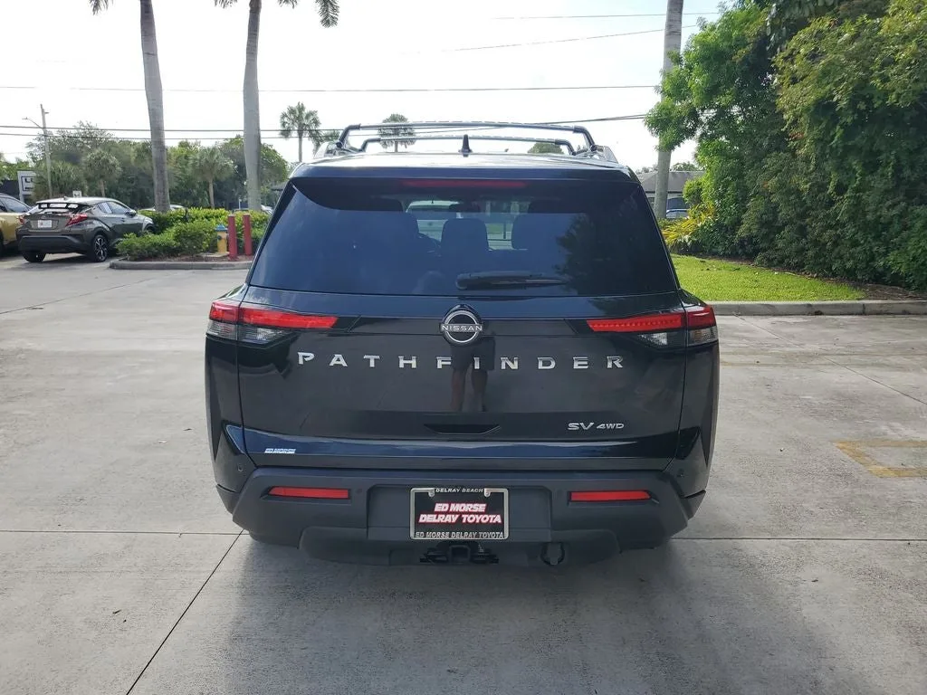 2022 Nissan Pathfinder SV photo 5