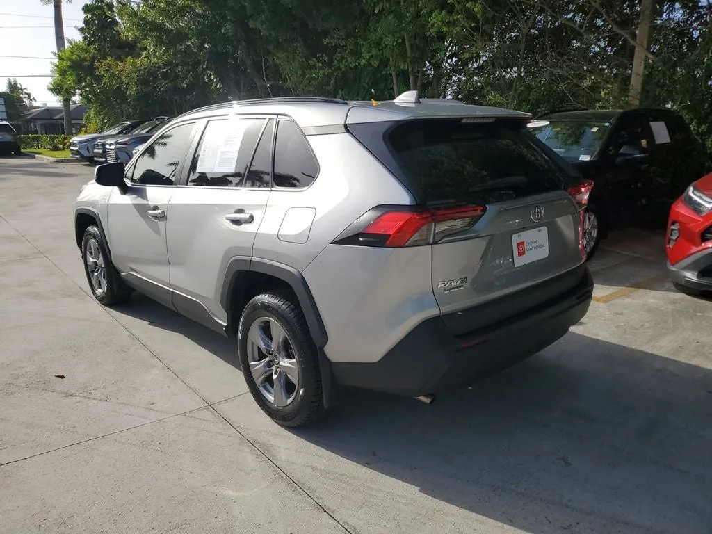 2024 Toyota RAV4 XLE photo 6