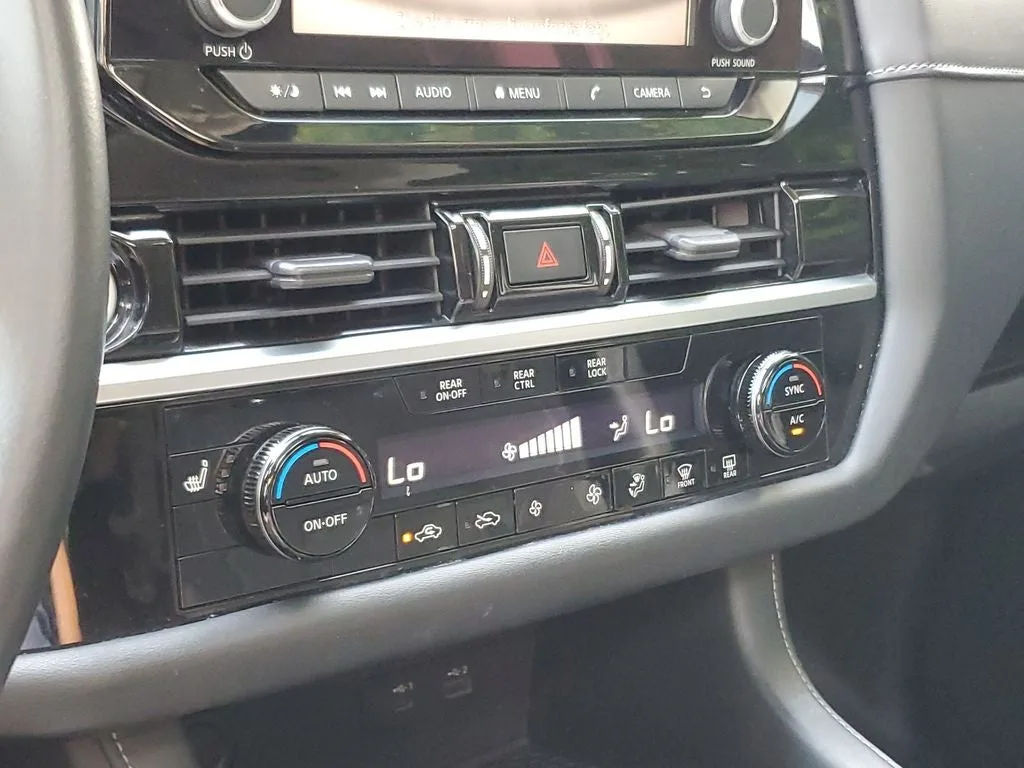 2022 Nissan Pathfinder SV photo 30