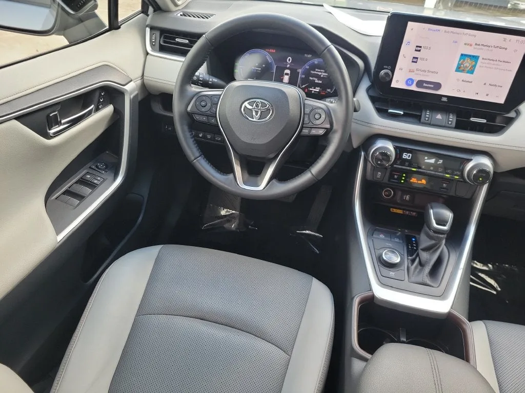 2023 Toyota RAV4 Hybrid Limited photo 16