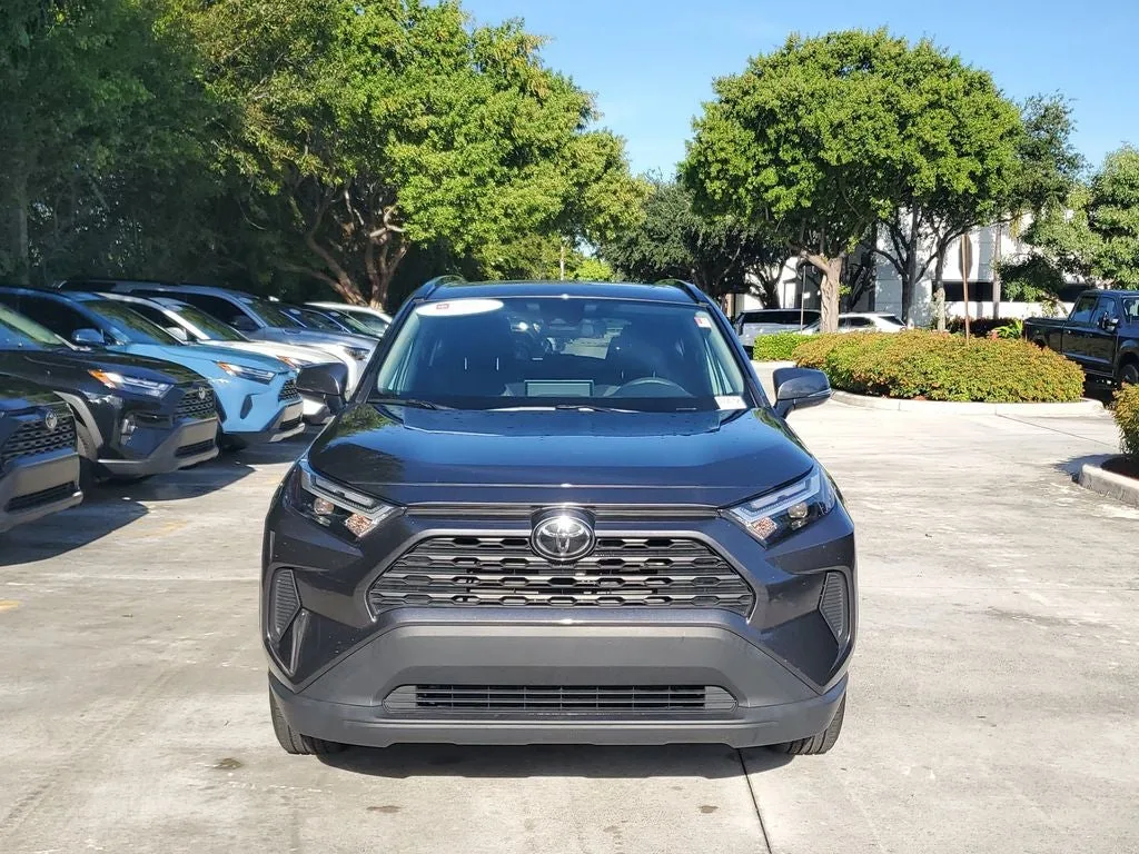 2025 Toyota RAV4 XLE photo 2