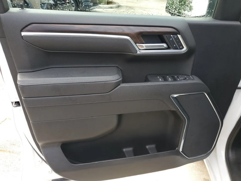 2025 GMC Sierra 1500 SLT photo 18