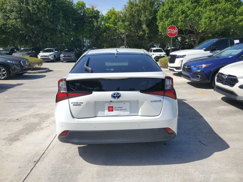 2022 Toyota Prius LE photo 5