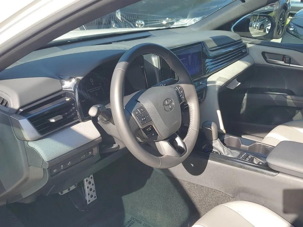 2026 Toyota Camry SE photo 20