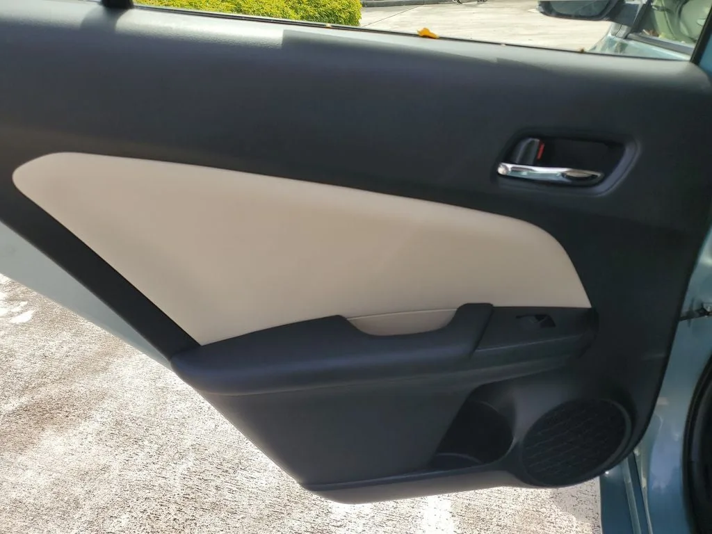2022 Toyota Prius XLE photo 11