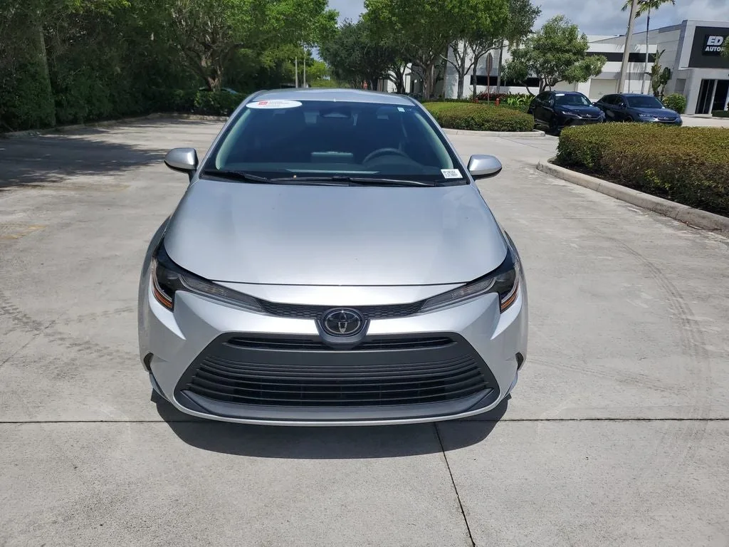 2024 Toyota Corolla LE photo 2