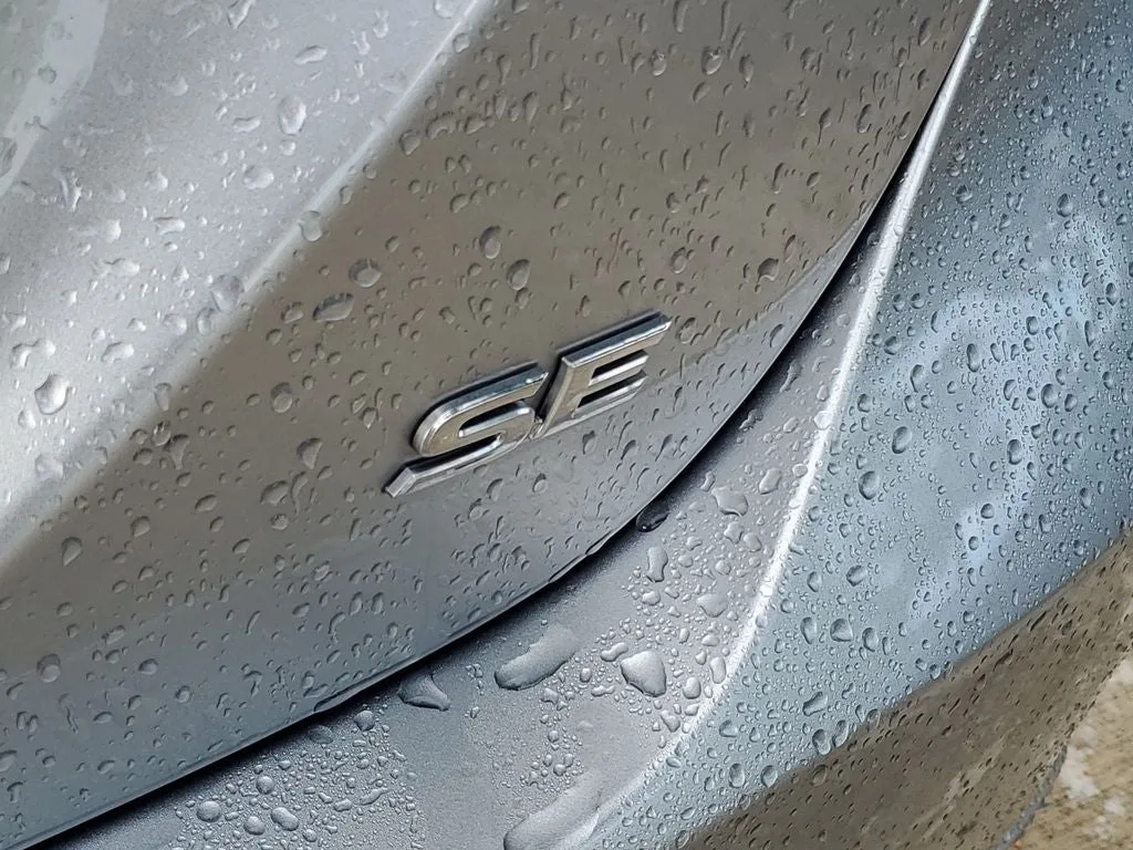 2024 Toyota Camry SE photo 9