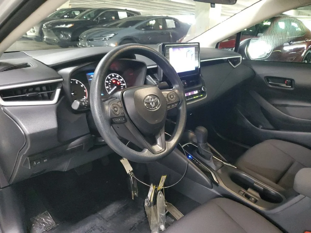 2025 Toyota Corolla LE photo 21