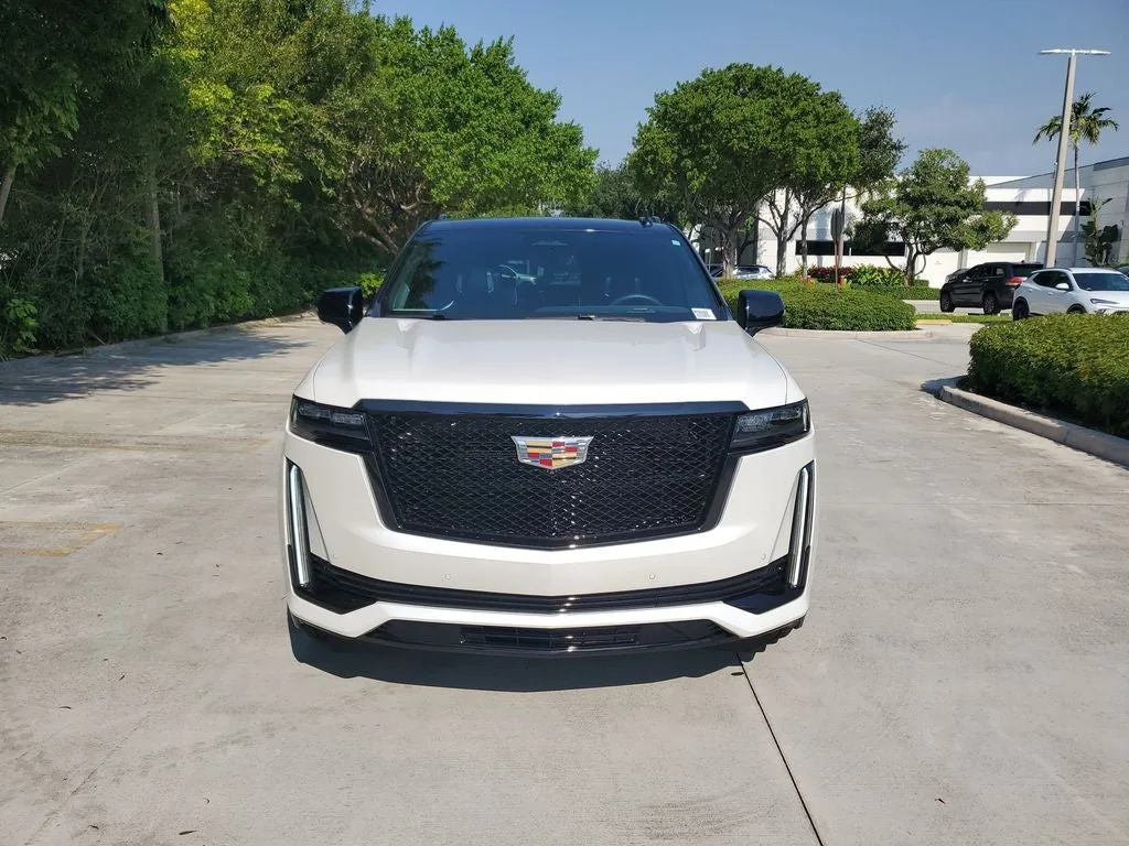 2024 Cadillac Escalade Sport Platinum photo 2