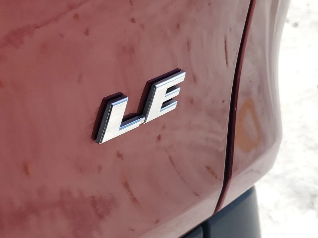 2024 Toyota RAV4 LE photo 9