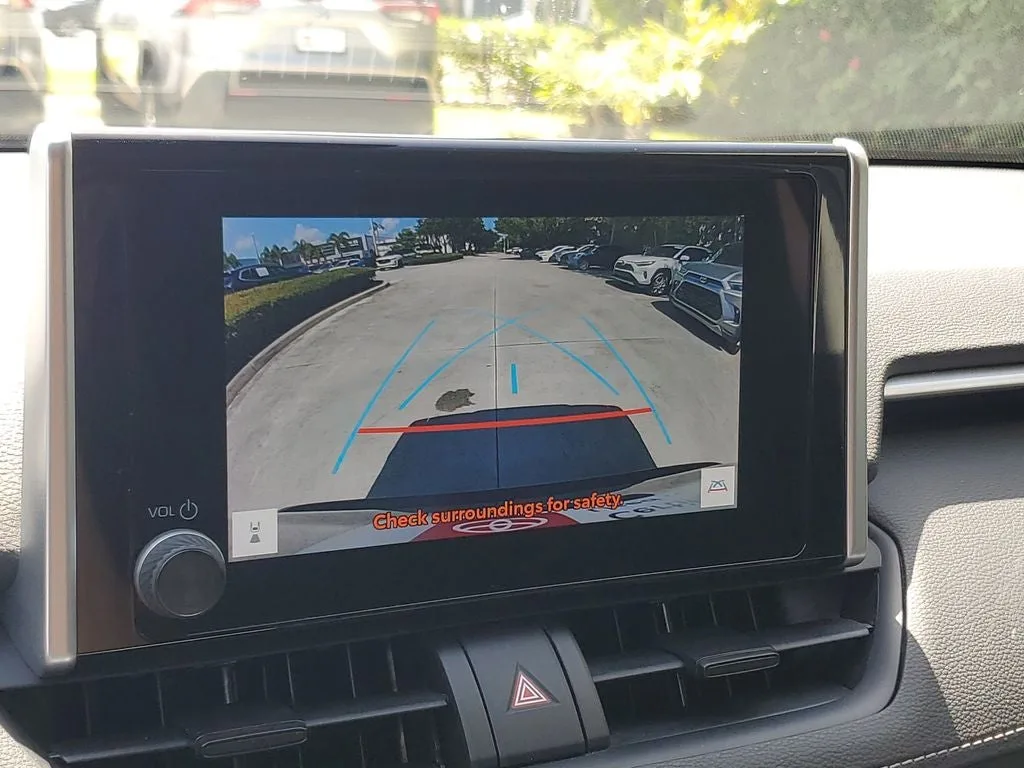2024 Toyota RAV4 XLE photo 29