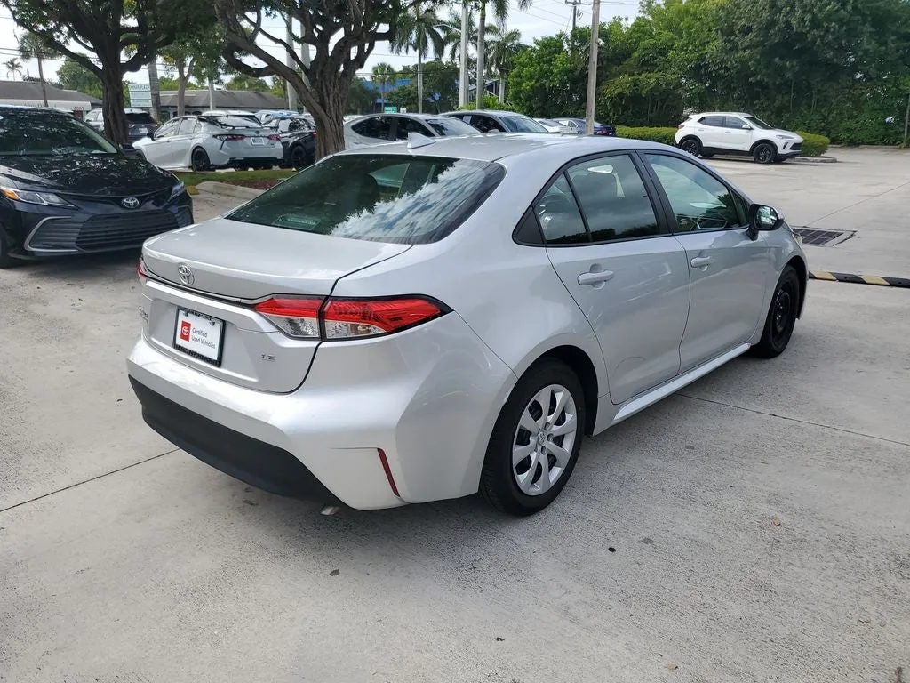 2024 Toyota Corolla LE photo 3