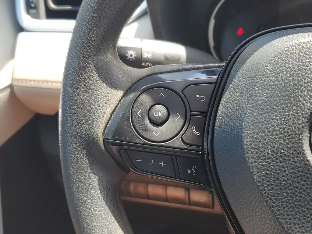 2024 Toyota RAV4 XLE photo 25