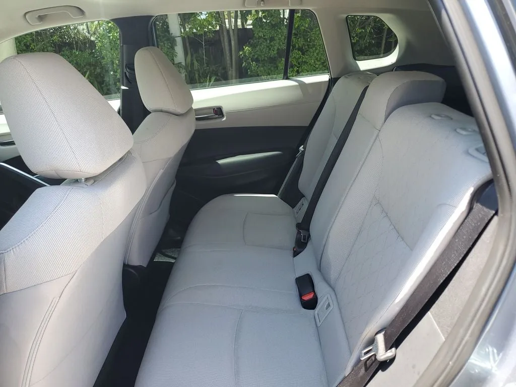 2024 Toyota Corolla Cross L photo 11