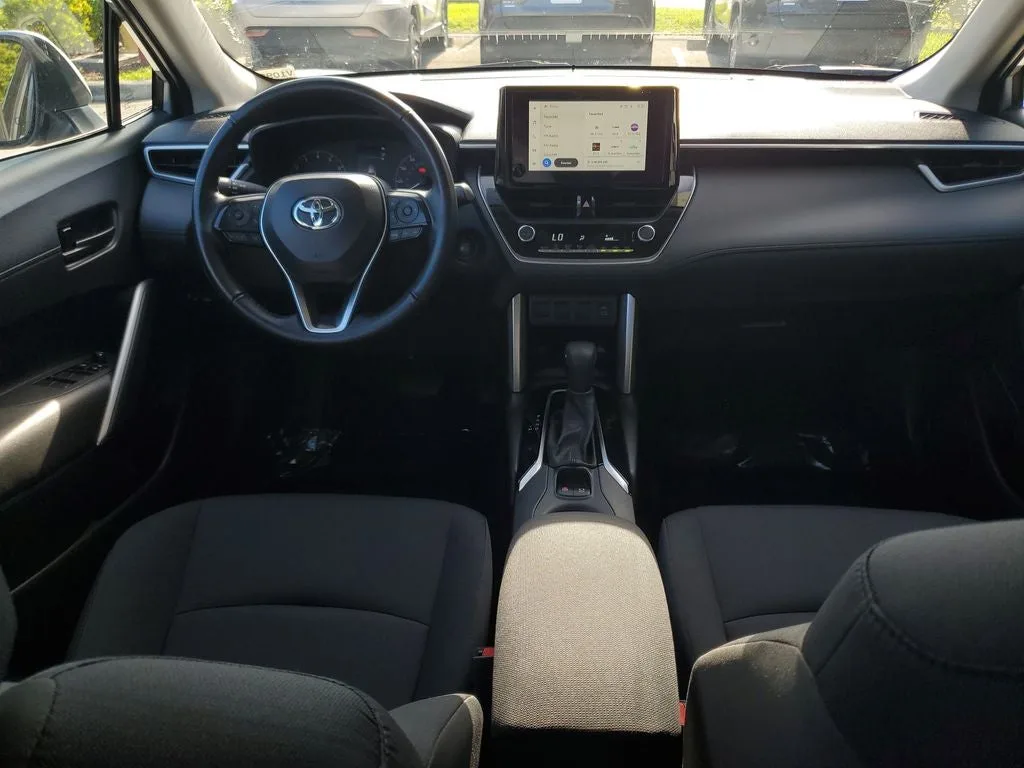 2024 Toyota Corolla Cross LE photo 15