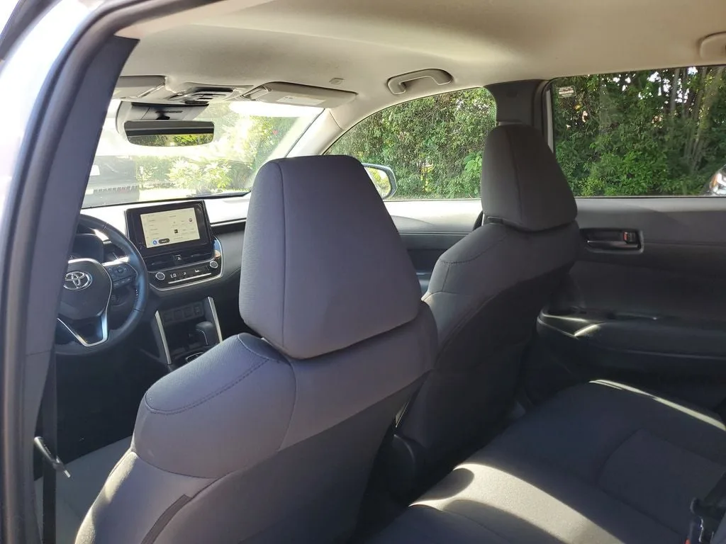 2024 Toyota Corolla Cross LE photo 13