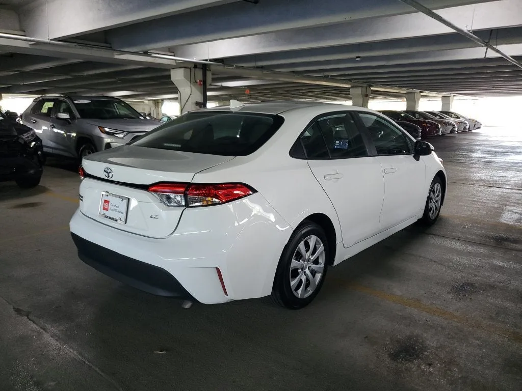 2024 Toyota Corolla LE photo 4