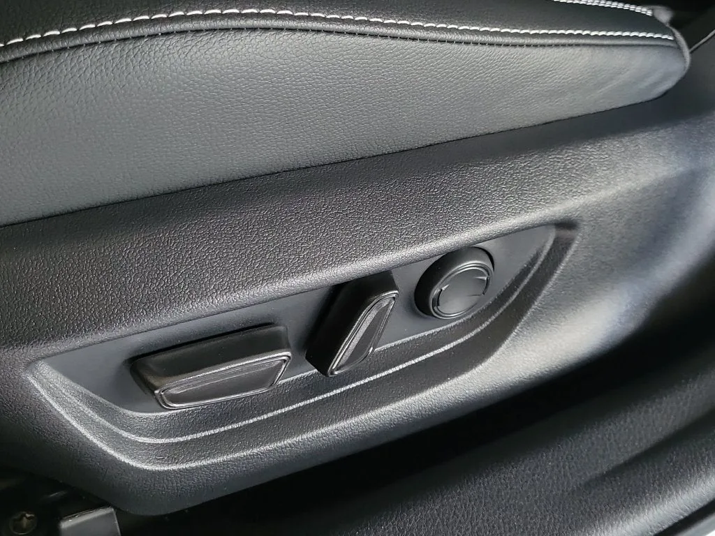 2025 Toyota Camry SE photo 21