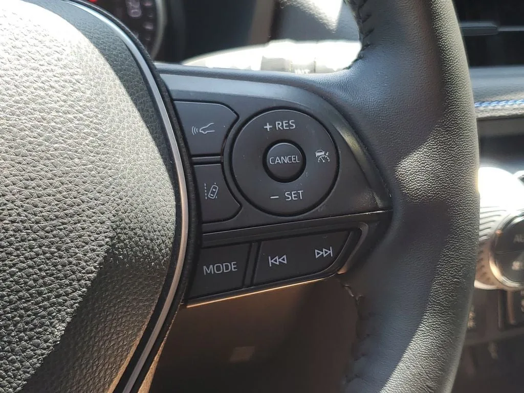 2022 Toyota RAV4 Hybrid SE photo 26