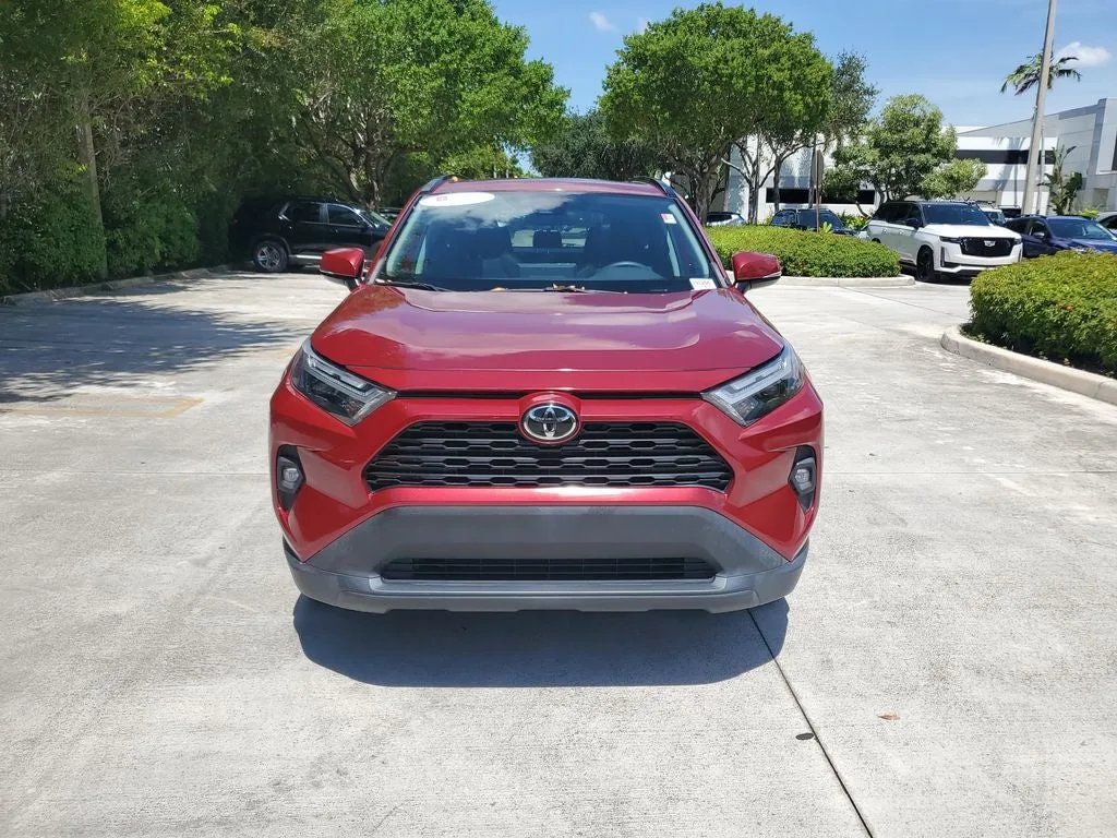2022 Toyota RAV4 XLE Premium photo 2
