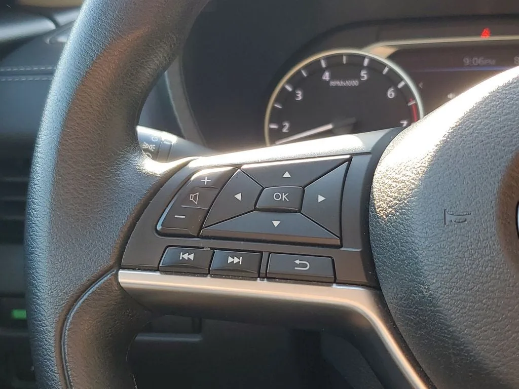 2024 Nissan Sentra SV photo 23
