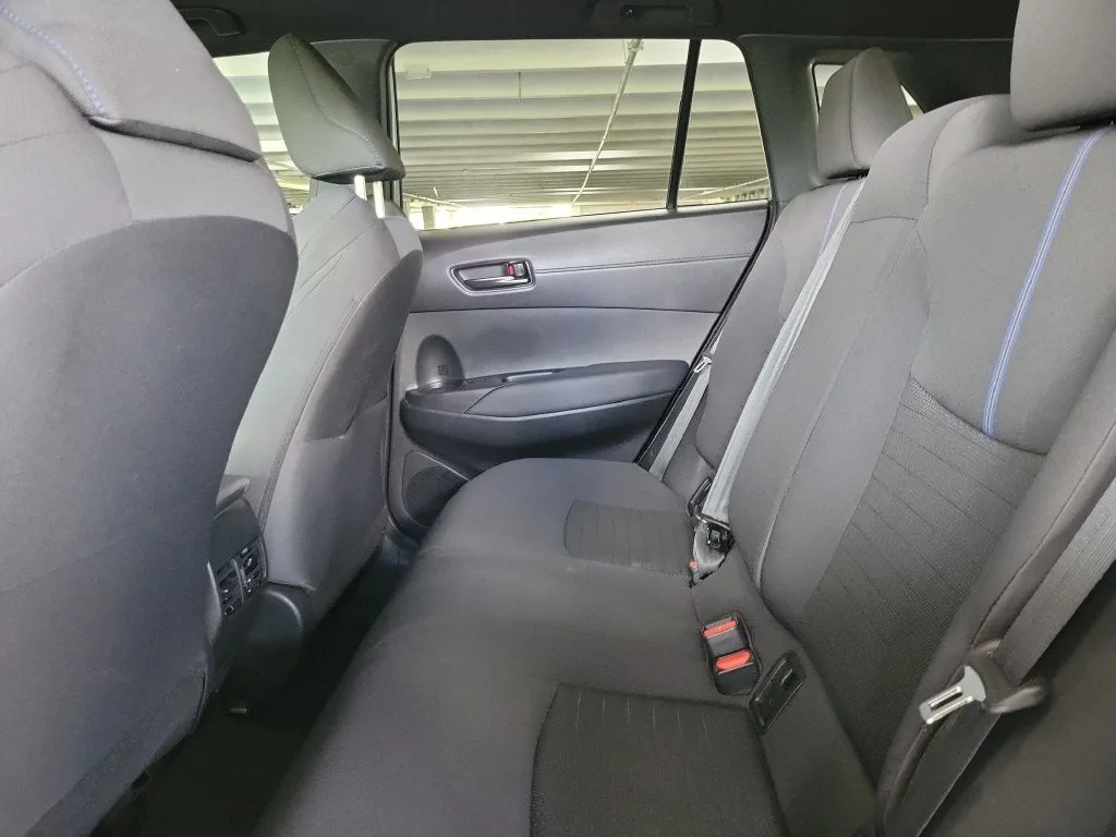 2024 Toyota Corolla Cross Hybrid SE photo 13