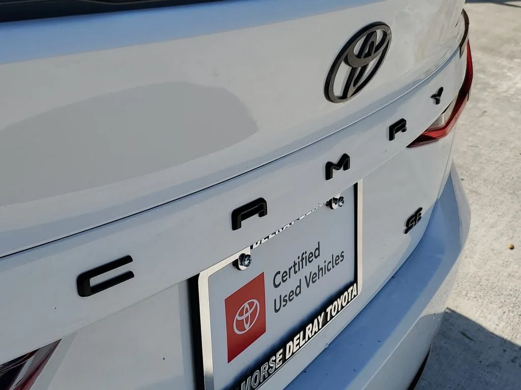 2026 Toyota Camry SE Nightshade photo 8