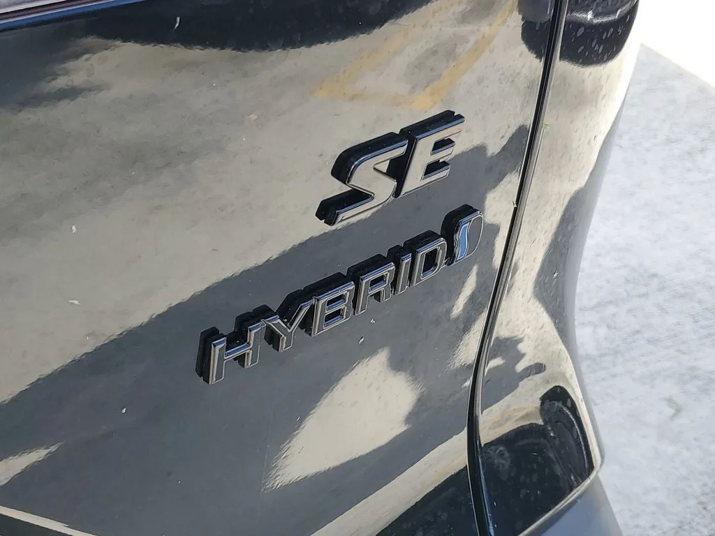 2023 Toyota Corolla Cross Hybrid SE photo 8